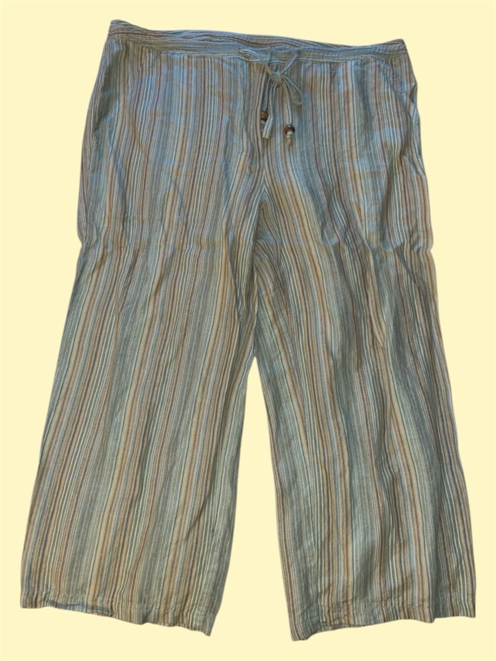 Villager Liz Claiborne Tan and‎ Green Capris with Relaxed Fit